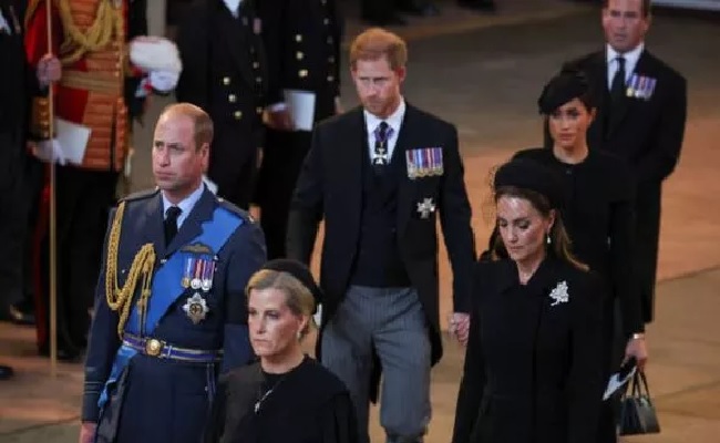 Prince Harry’s secret gesture to Meghan Markle revealed by fellow funeral attendee
