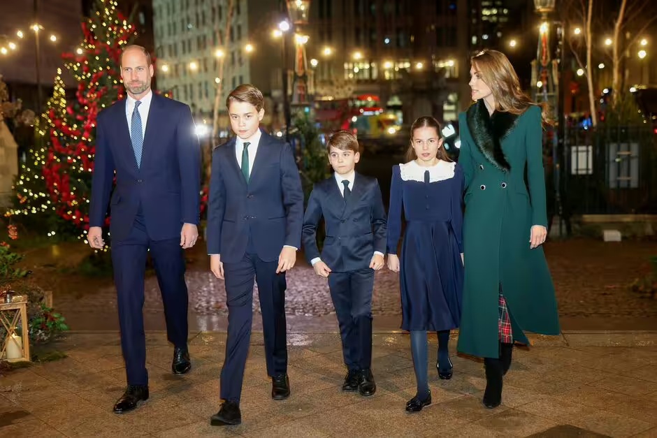 Princess Kate leaves royal fans speechless with key move at Christmas carol service