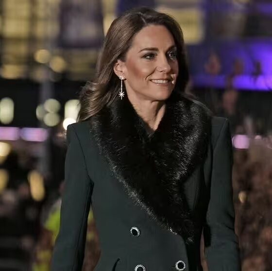 Princess Kate leaves royal fans speechless with key move at Christmas carol service